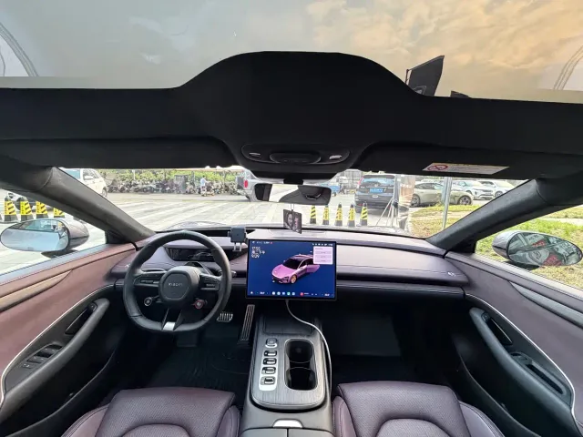 Xiaomi SU7 — Фото автомобиля 7