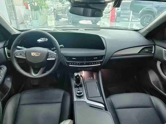 Cadillac CT5 — Фото автомобиля 8
