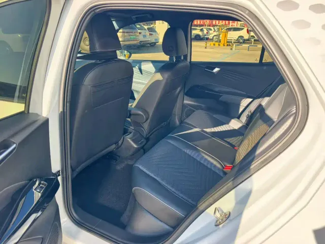 Volkswagen ID.3 — Фото автомобиля 6