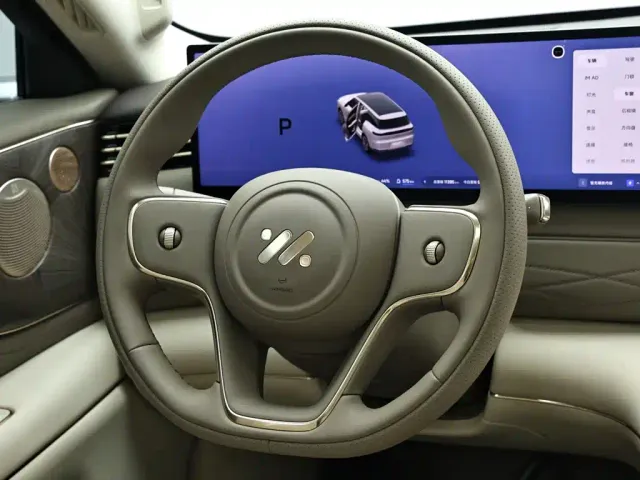 IM Motors LS9 — Фото автомобиля 15