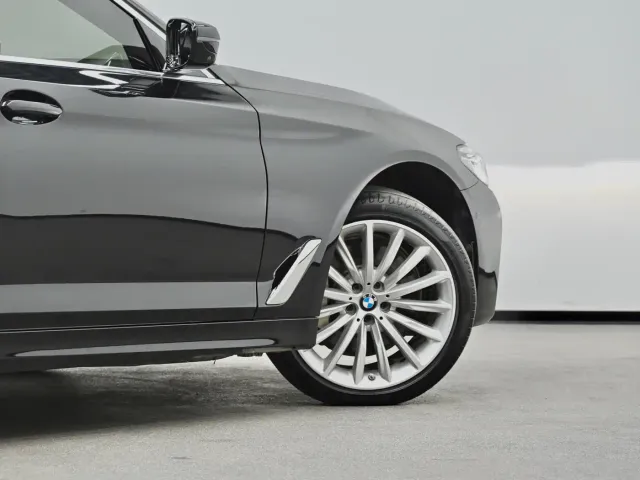 BMW 5 Series — Фото автомобиля 30