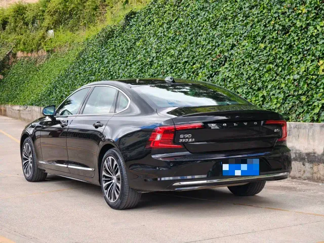 Volvo S90 — Фото автомобиля 4