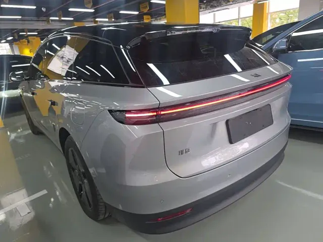 Li Auto i6 — Фото автомобиля 4