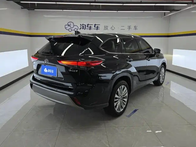 Toyota Highlander — Фото автомобиля 3
