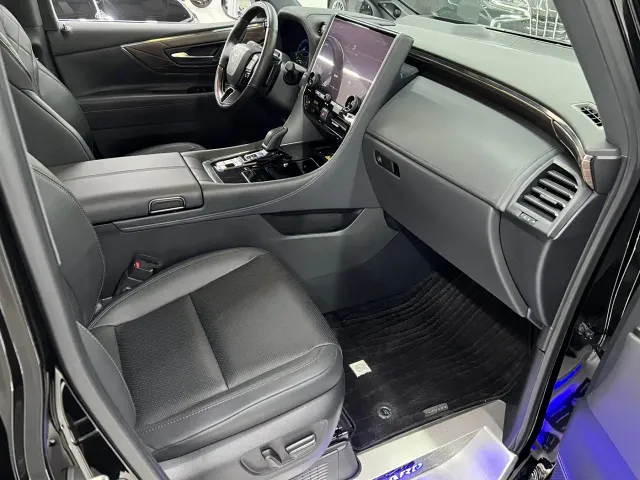 Toyota Alphard — Фото автомобиля 16