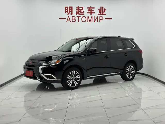 Фотография автомобиля — Mitsubishi Outlander