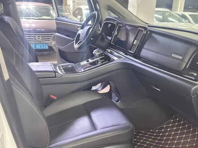 GAC Trumpchi M8 — Фото автомобиля 12