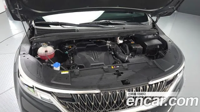 Kia Carnival Generation 4 — Фото автомобиля 8