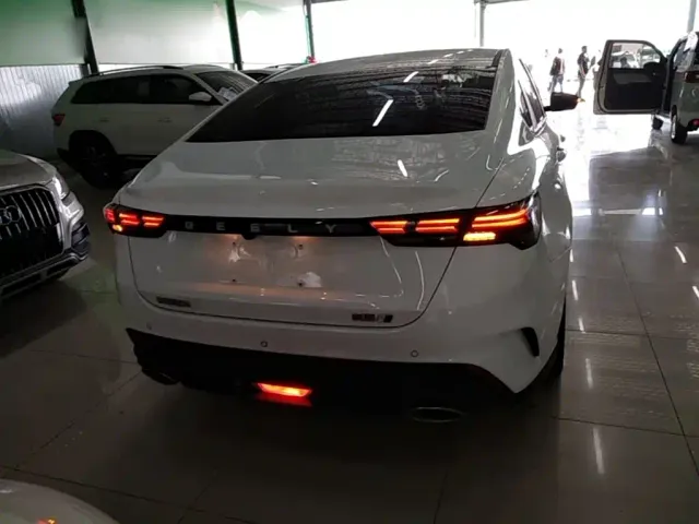 Geely Binrui — Фото автомобиля 5