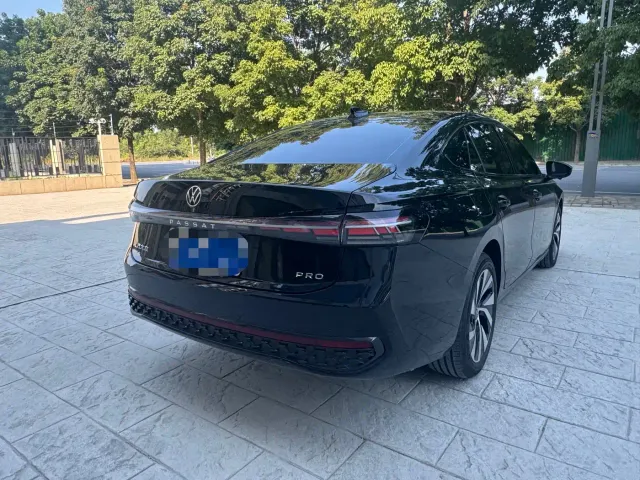 Volkswagen Passat — Фото автомобиля 9