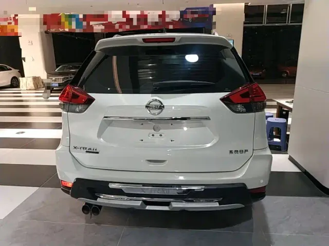 Nissan X-Trail — Фото автомобиля 5