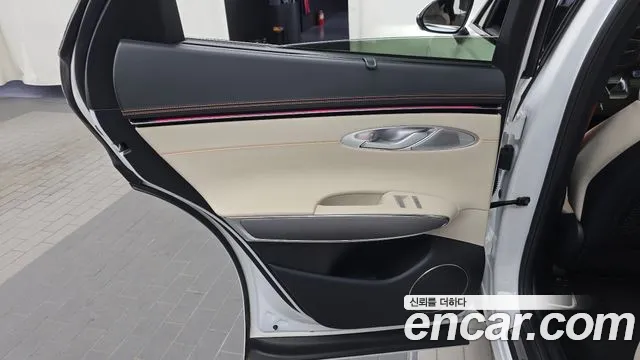Genesis GV70 — Фото автомобиля 14