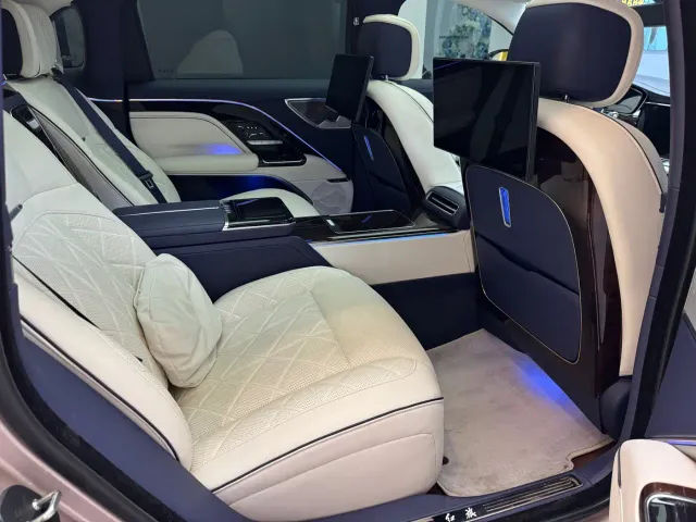 Hongqi Guoya — Фото автомобиля 13
