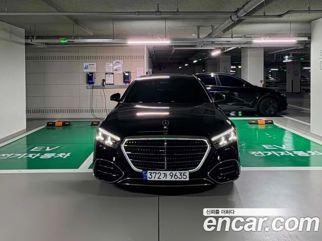 Фотография автомобиля — Mercedes-Benz S-Class