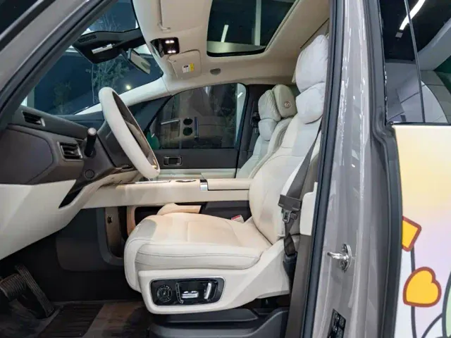 Li Auto MEGA — Фото автомобиля 19