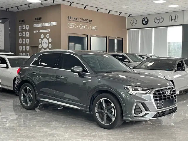Audi Q3 — Фото автомобиля 3