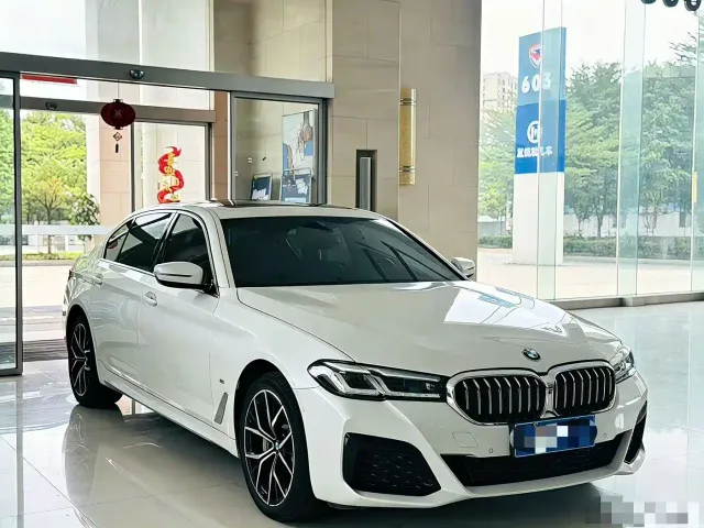 BMW 5 Series — Фото автомобиля 2