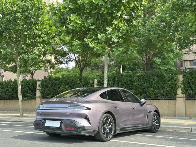 Xiaomi SU7 — Фото автомобиля 7