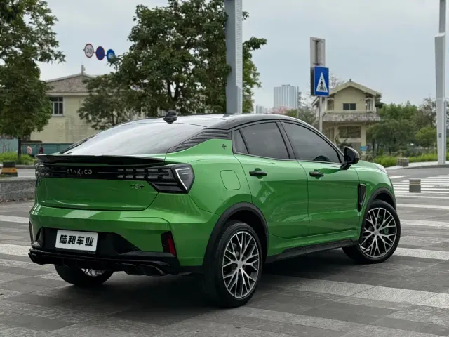 Lynk & Co 05 — Фото автомобиля 3