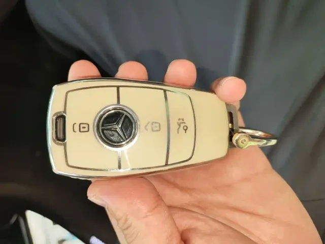 Mercedes-Benz E-Class — Фото автомобиля 8