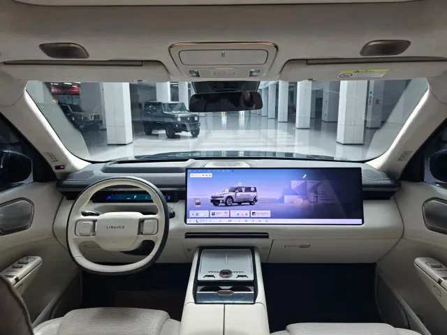 Lynk & Co 900 — Фото автомобиля 11