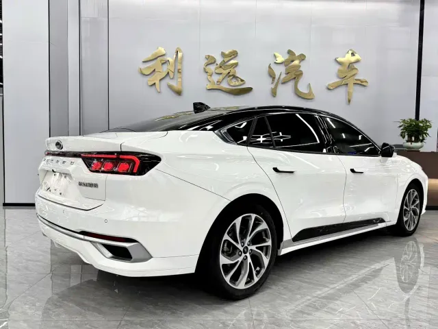 Ford Mondeo — Фото автомобиля 7