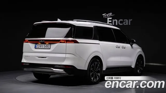 Фотография автомобиля — Kia Carnival Generation 4