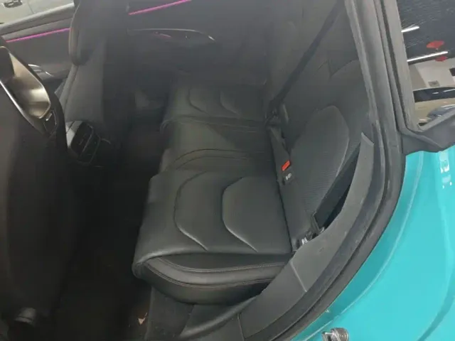 Xiaomi SU7 — Фото автомобиля 16