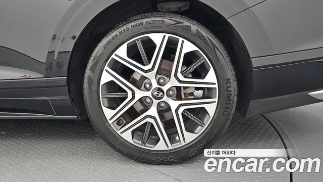Hyundai Grandeur Grandeur (GN7) 2.5 Бензин 2WD — Фото автомобиля 20
