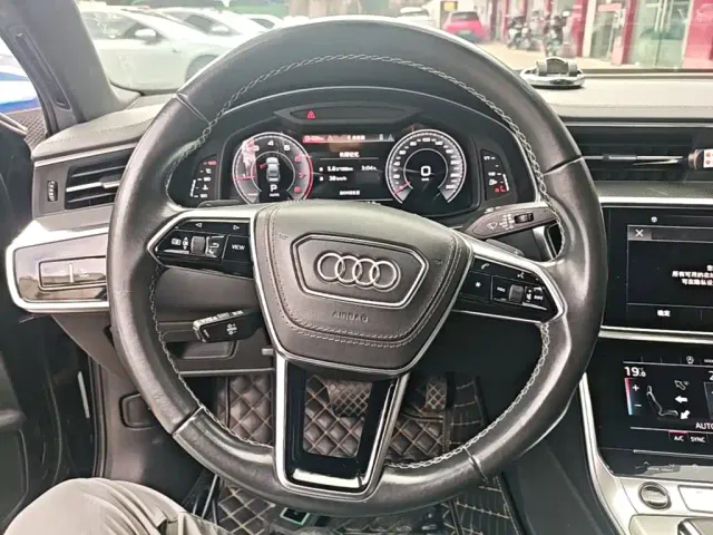Audi A6L — Фото автомобиля 10