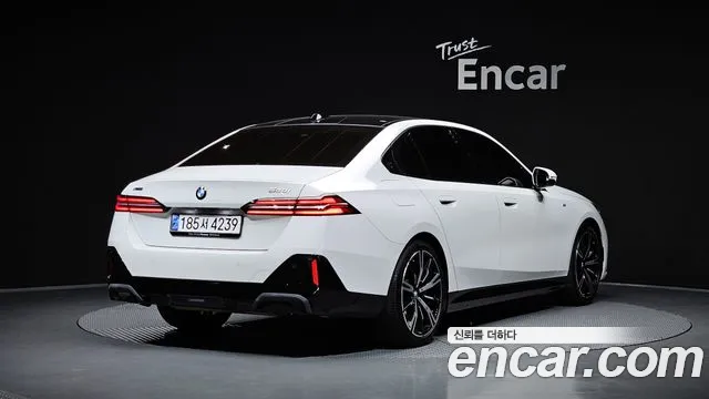 Фотография автомобиля — BMW 5 Series G60