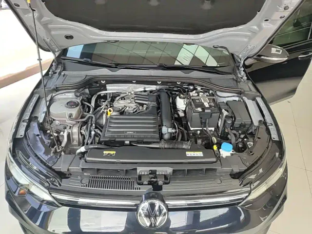 Volkswagen Golf — Фото автомобиля 19