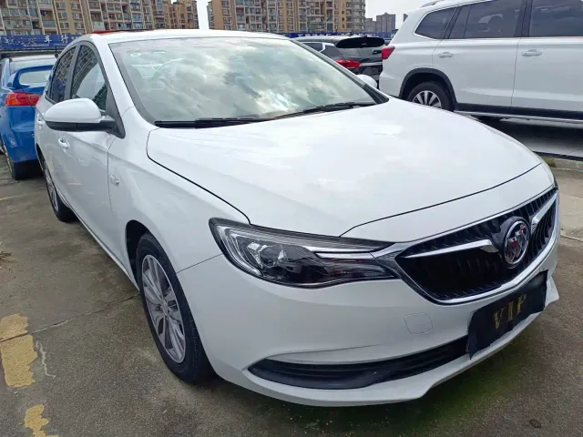 Buick Excelle — Фото автомобиля 3