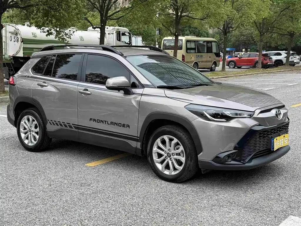 Toyota Frontlander 2024 2.0L CVT Elite Plus Edition — Фото автомобиля 4