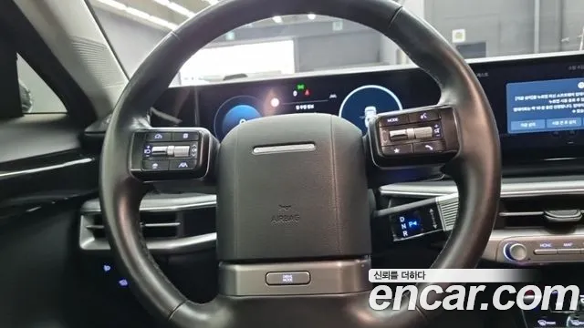 Hyundai Grandeur Grandeur (GN7) 2.5 Бензин 2WD — Фото автомобиля 9
