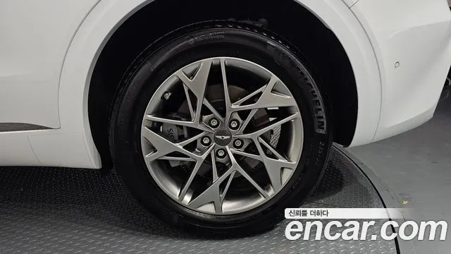 Genesis GV70 — Фото автомобиля 6