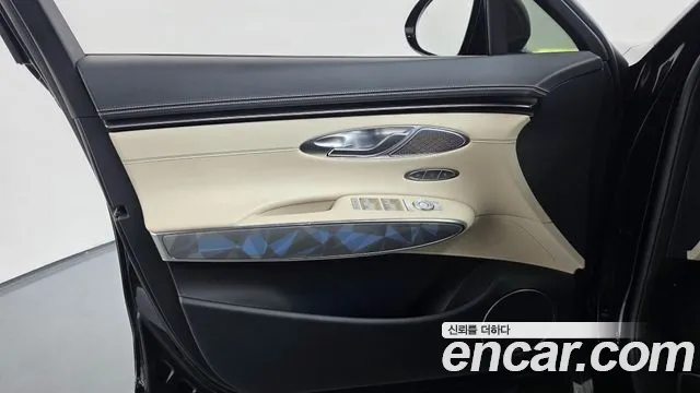 Genesis GV70 — Фото автомобиля 13