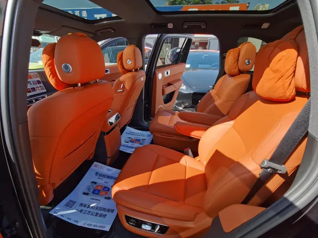 Li Auto L8 — Фото автомобиля 14