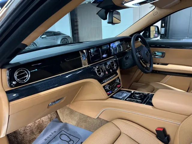 Rolls-Royce Ghost — Фото автомобиля 11