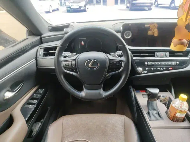 Lexus ES — Фото автомобиля 6
