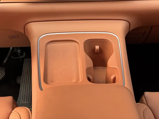 Leapmotor C10 — Фото автомобиля 12