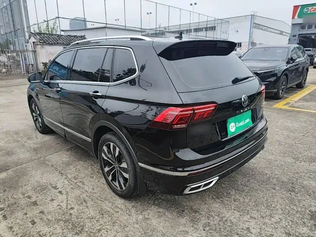 Volkswagen Tiguan L — Фото автомобиля 4