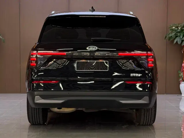 Ford Edge — Фото автомобиля 4
