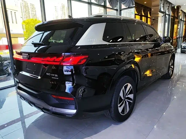 Audi Q6 — Фото автомобиля 6