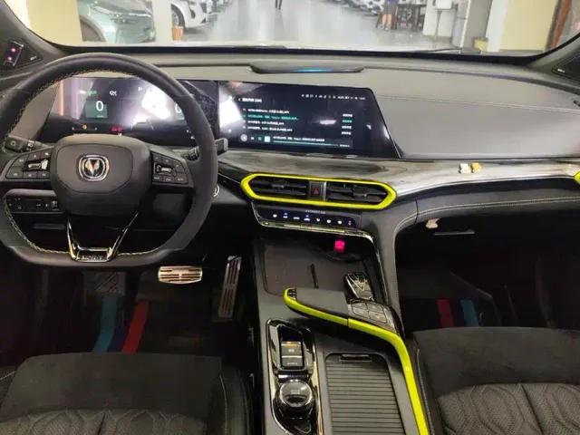 Changan UNI-T — Фото автомобиля 12