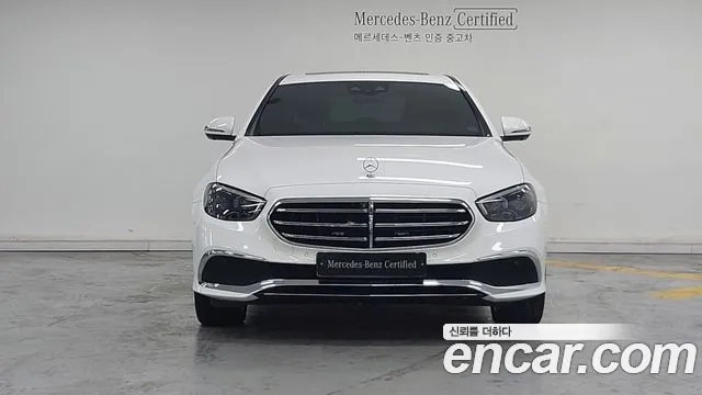 Mercedes-Benz E-Class — Фото автомобиля 3