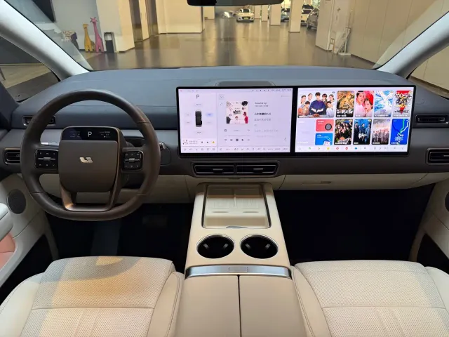 Li Auto MEGA — Фото автомобиля 18