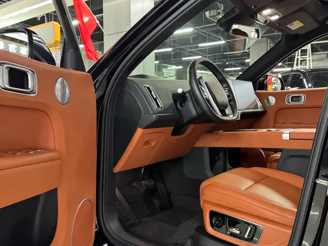 Li Auto L9 — Фото автомобиля 7
