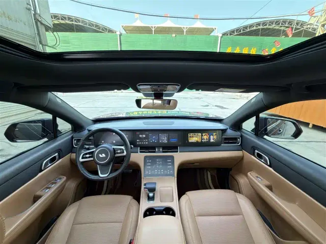 Li Auto ONE — Фото автомобиля 11