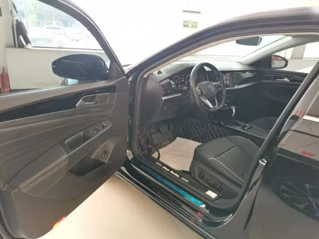 Volkswagen Passat — Фото автомобиля 15